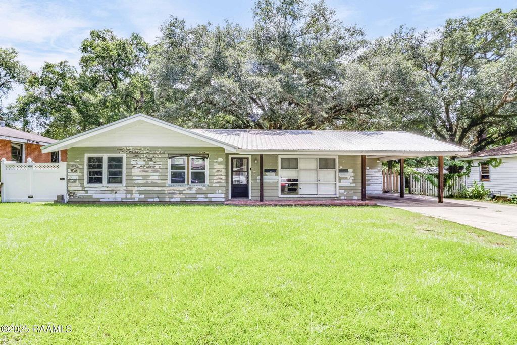 106 Homas Road, Lafayette, LA 70501