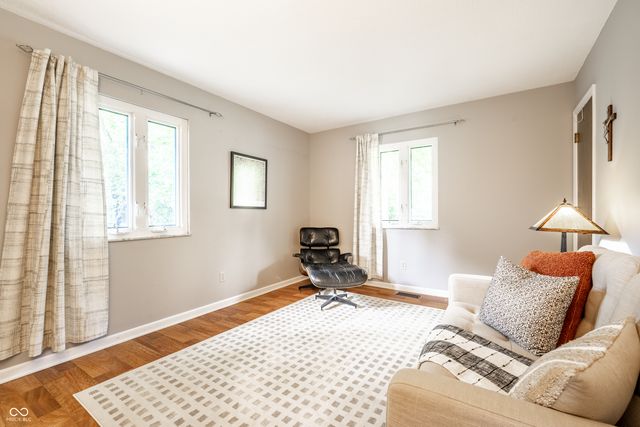 644 Lakeview Drive, Zionsville, IN 46077