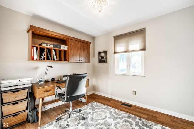644 Lakeview Drive, Zionsville, IN 46077