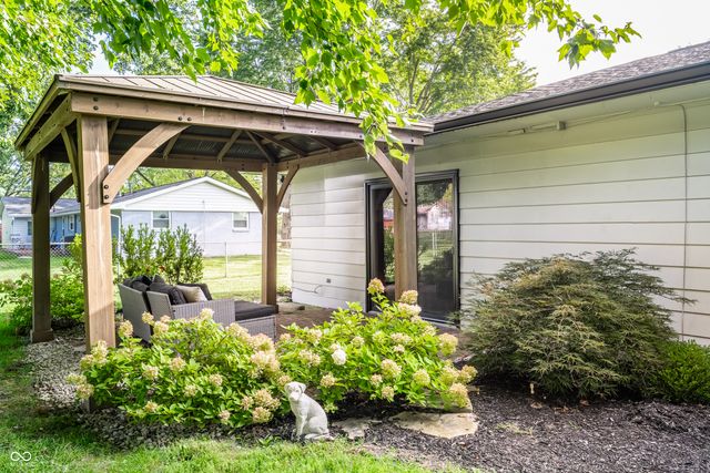 644 Lakeview Drive, Zionsville, IN 46077