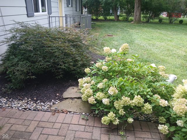 644 Lakeview Drive, Zionsville, IN 46077