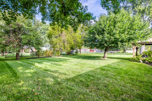 644 Lakeview Drive, Zionsville, IN 46077