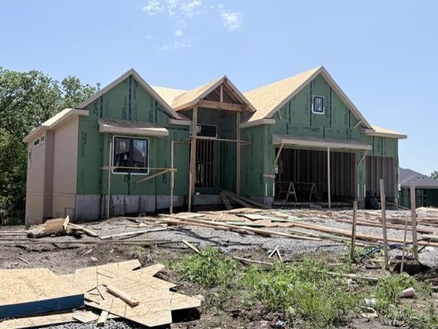 16737 S WOODSTONE Drive, Olathe, KS 66062