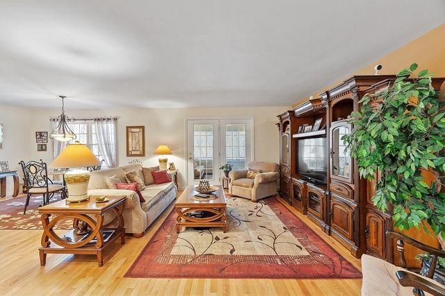 27 Russell Farm Dr 27, Methuen, MA 01844