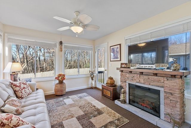 27 Russell Farm Dr 27, Methuen, MA 01844