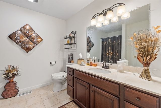 27 Russell Farm Dr 27, Methuen, MA 01844