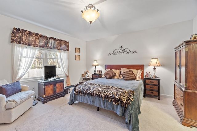 27 Russell Farm Dr 27, Methuen, MA 01844