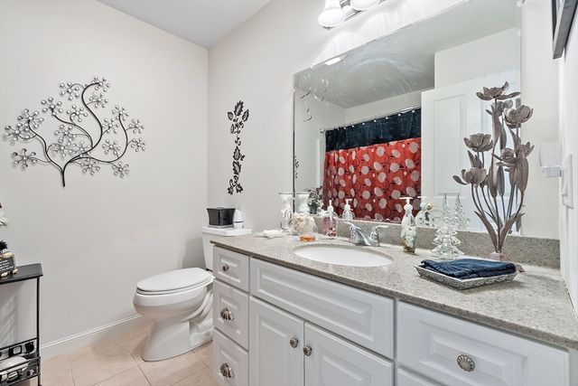 27 Russell Farm Dr 27, Methuen, MA 01844