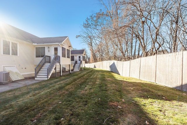 27 Russell Farm Dr 27, Methuen, MA 01844