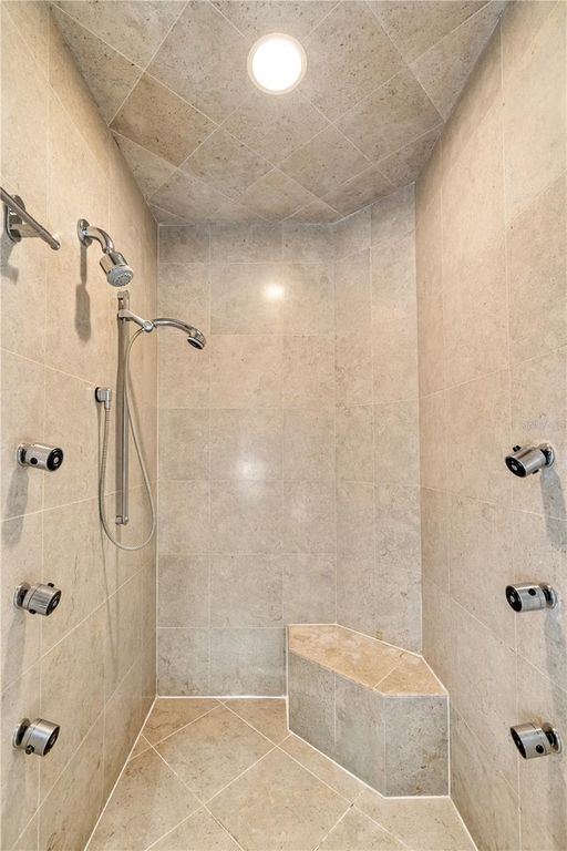 Image 62 of property listing at 5004 64TH DR W, Bradenton, FL 34210