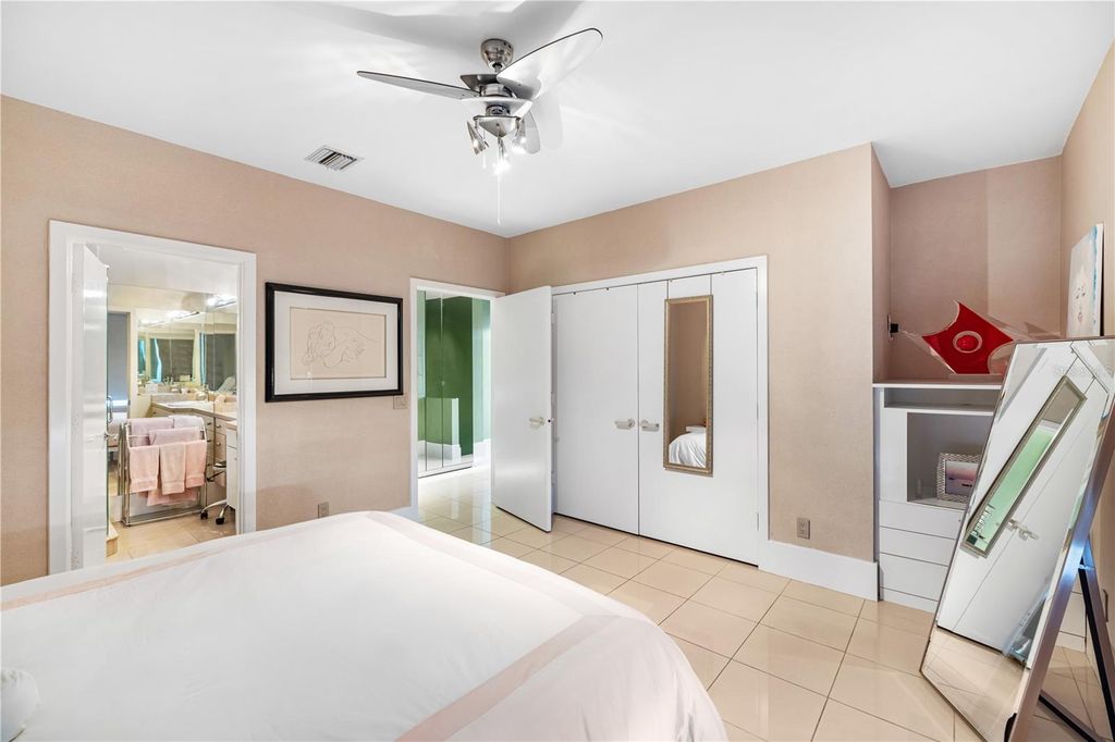 Image 71 of property listing at 5004 64TH DR W, Bradenton, FL 34210