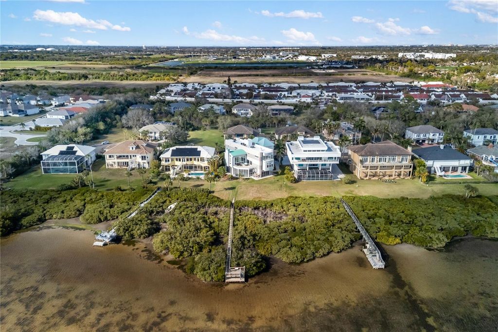 Image 90 of property listing at 5004 64TH DR W, Bradenton, FL 34210