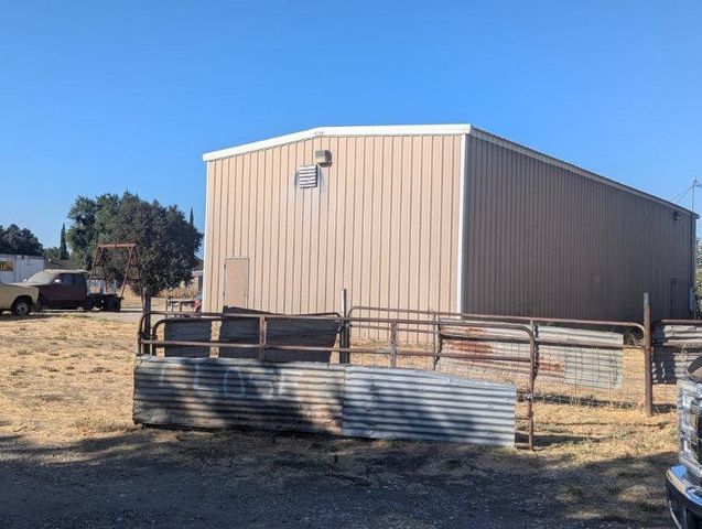 4660 E Morse Rd, Lodi, CA 95240