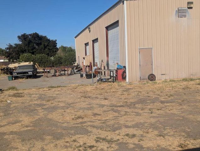 4660 E Morse Rd, Lodi, CA 95240