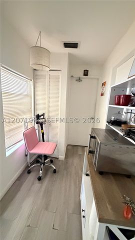2027 NW 1st Ter R, Miami, FL 33125