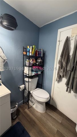 2027 NW 1st Ter R, Miami, FL 33125