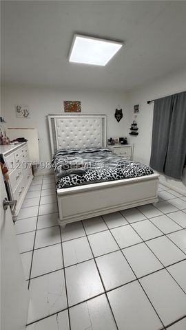 2027 NW 1st Ter R, Miami, FL 33125