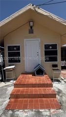 2027 NW 1st Ter R, Miami, FL 33125