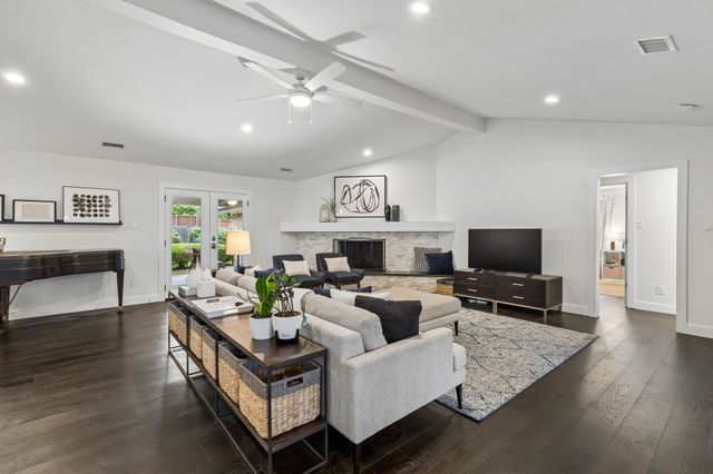 9515 Robin Meadow Drive, Dallas, TX 75243