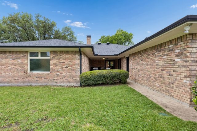 9515 Robin Meadow Drive, Dallas, TX 75243