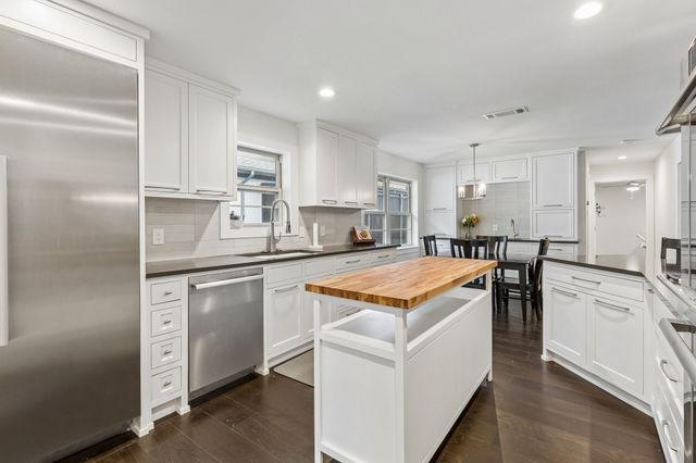 9515 Robin Meadow Drive, Dallas, TX 75243