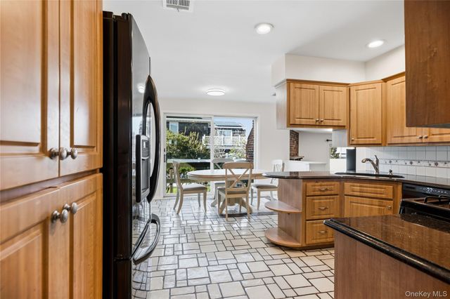1340 Beech Street, Atlantic Beach, NY 11509