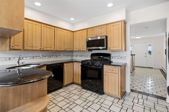1340 Beech Street, Atlantic Beach, NY 11509