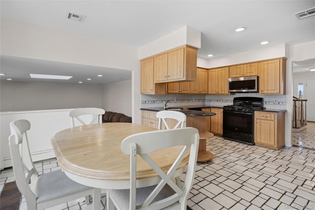 1340 Beech Street, Atlantic Beach, NY 11509