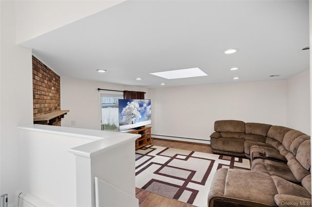 1340 Beech Street, Atlantic Beach, NY 11509