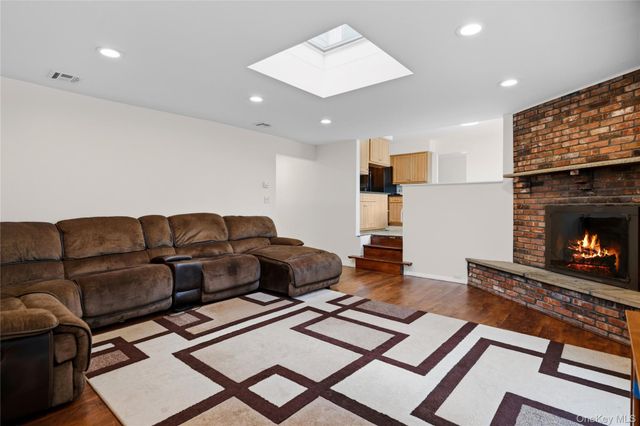 1340 Beech Street, Atlantic Beach, NY 11509
