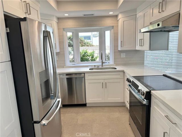 9872 Kings Canyon, Huntington Beach, CA 92646