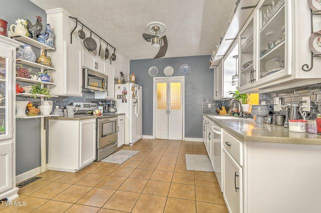 1009 Cox Trail Place, Kingsport, TN 37660