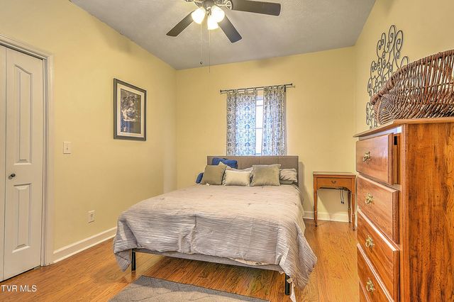 1009 Cox Trail Place, Kingsport, TN 37660