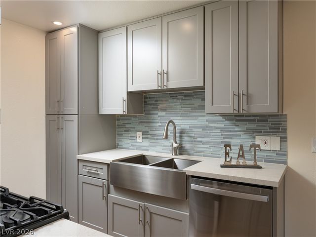 3318 North DECATUR Boulevard 2149, Las Vegas, NV 89130