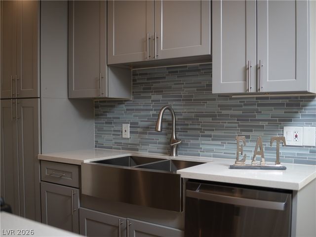 3318 North DECATUR Boulevard 2149, Las Vegas, NV 89130