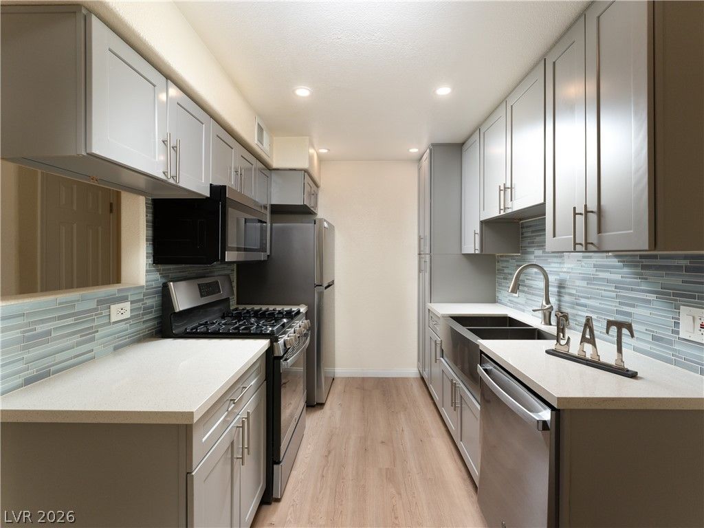 3318 North DECATUR Boulevard 2149, Las Vegas, NV 89130