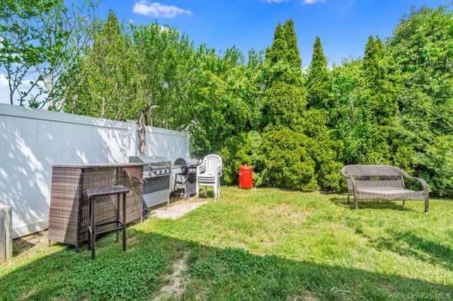 9 Nassau Avenue, West Babylon, NY 11704
