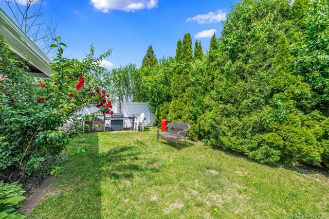9 Nassau Avenue, West Babylon, NY 11704