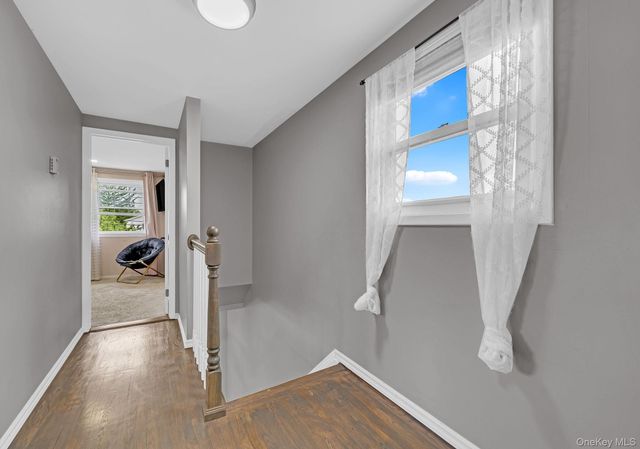 9 Nassau Avenue, West Babylon, NY 11704