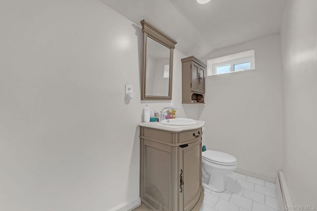 9 Nassau Avenue, West Babylon, NY 11704