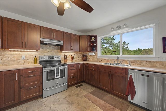 22 Tamworth Circle, Bella Vista, AR 72715