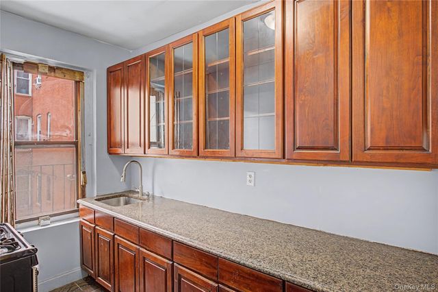 850 Saint Marks Avenue Saint Marks Avenue 2H, Brooklyn, NY 11213