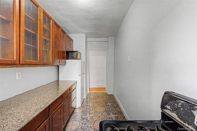 850 Saint Marks Avenue Saint Marks Avenue 2H, Brooklyn, NY 11213