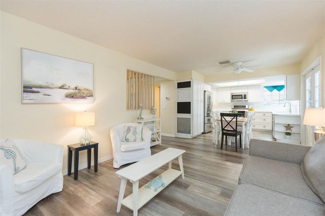 4210 W ROLAND STREET, Tampa, FL 33609