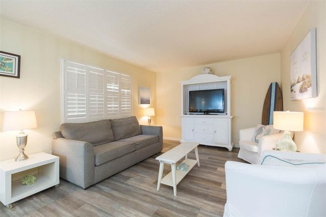 4210 W ROLAND STREET, Tampa, FL 33609