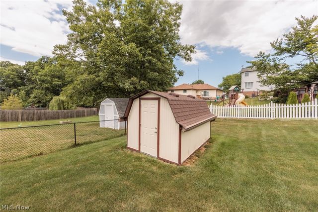 3880 Clearwater Drive, Parma, OH 44134