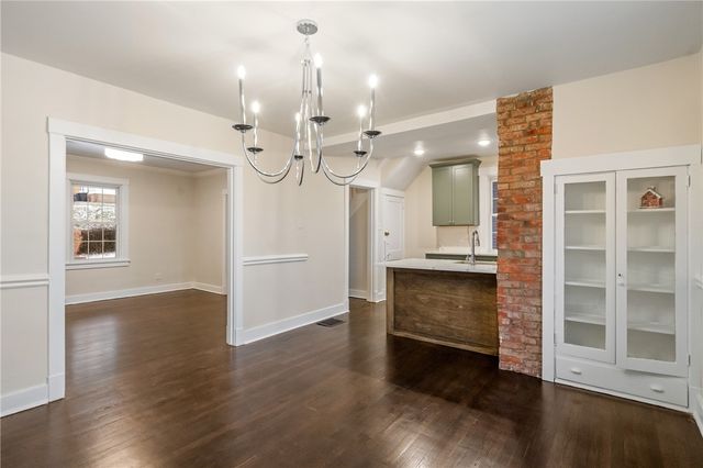 615 Woodbourne Ave, Brookline, PA 15226