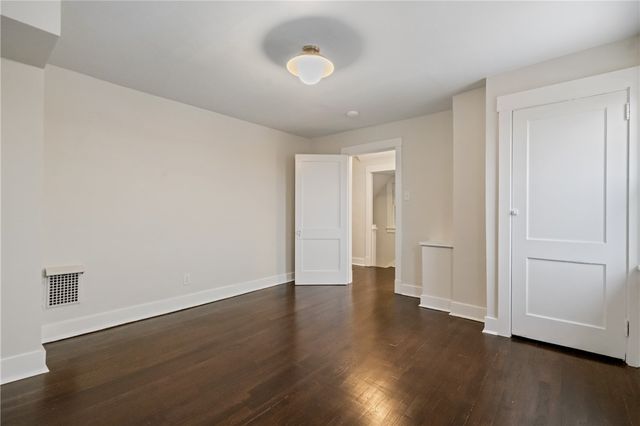 615 Woodbourne Ave, Brookline, PA 15226