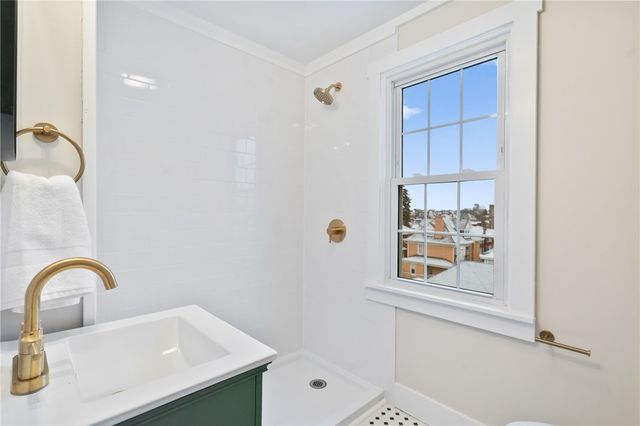 615 Woodbourne Ave, Brookline, PA 15226