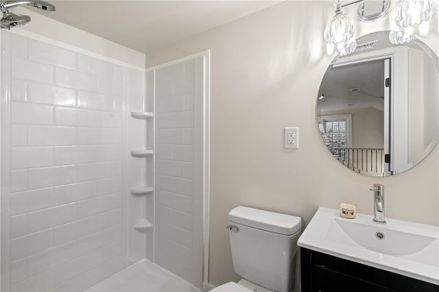 615 Woodbourne Ave, Brookline, PA 15226